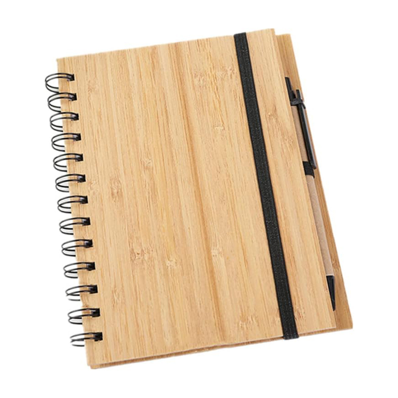 Avec un stylo et du papier
