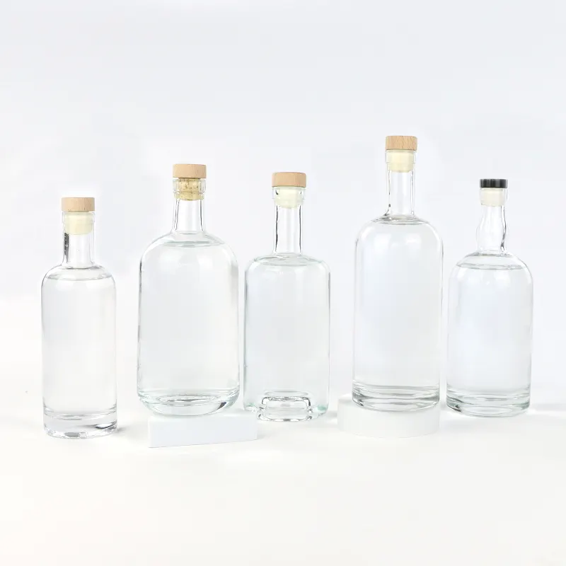 Botol kaca Nordic bulat kosong, 750ml minuman keras Gin Vodka untuk saus dengan tutup sekrup 33/400