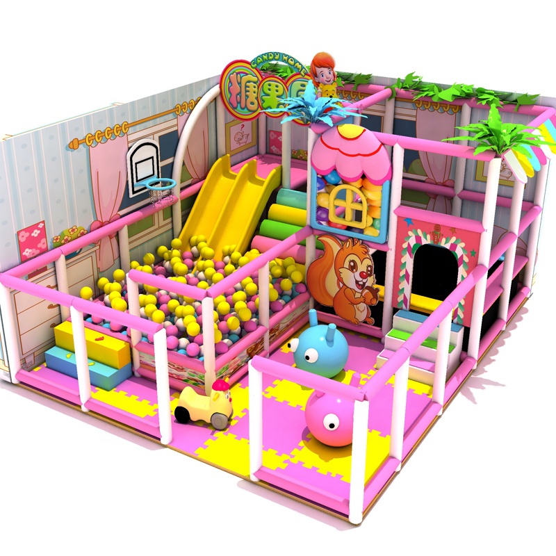 Rose intérieure aire de jeux avec toboggans et piscine à balles