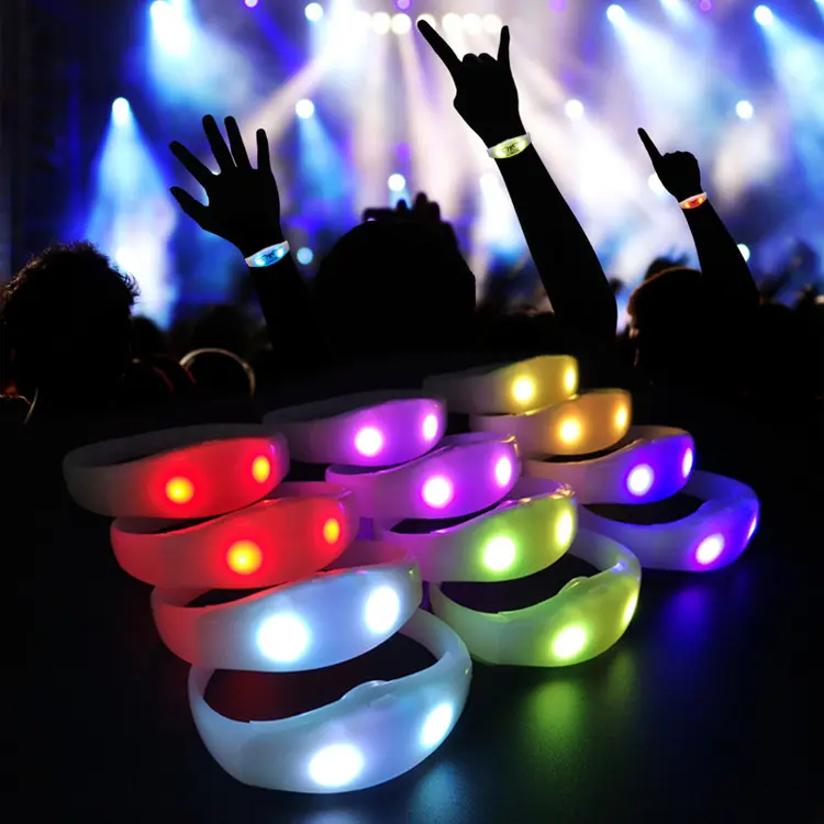 IFUN Custom Print Concert LED lampeggiante DMX Control braccialetto LED telecomandato programmabile