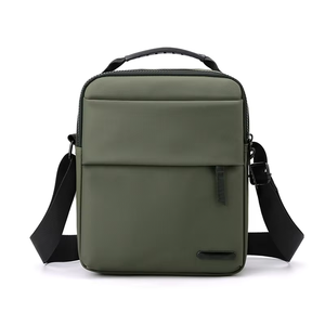 Made in China Stall Shop Backpack Bulk Waterproof Tote Bag with Pockets Travel Cosmetic Hand Bag Organizer Single Shoulder Bag