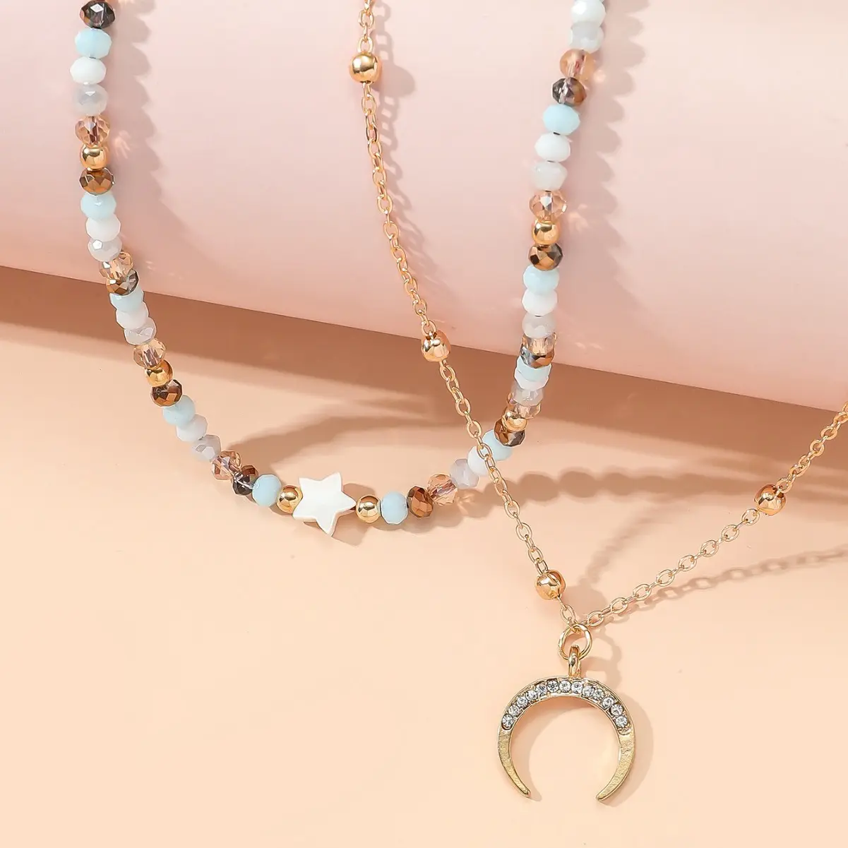Collana di moda 2024 in acrilico grosso nuovo stile bohemia collana di perline colorate boemia luna e stella semplice collana per le donne