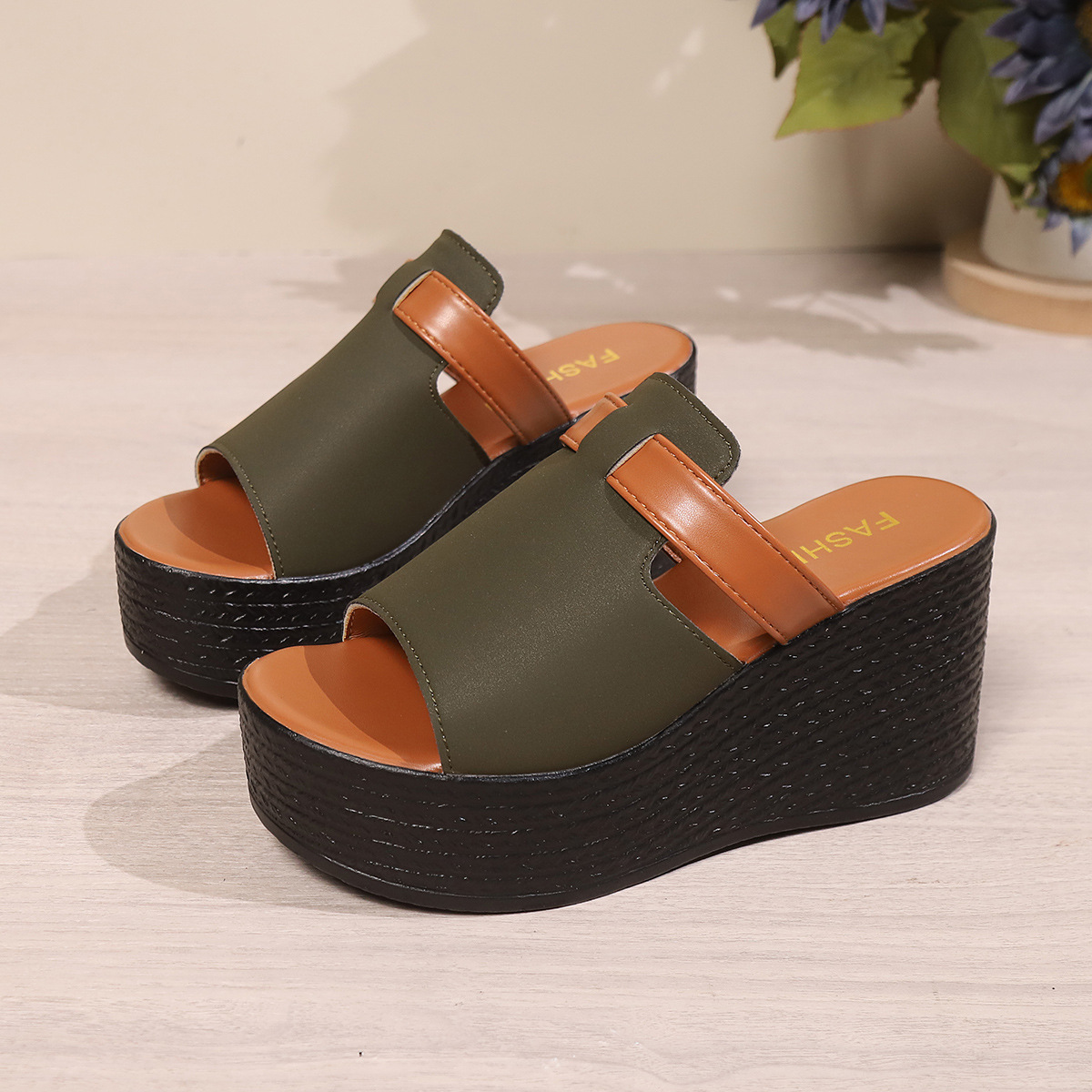 Vert militaire