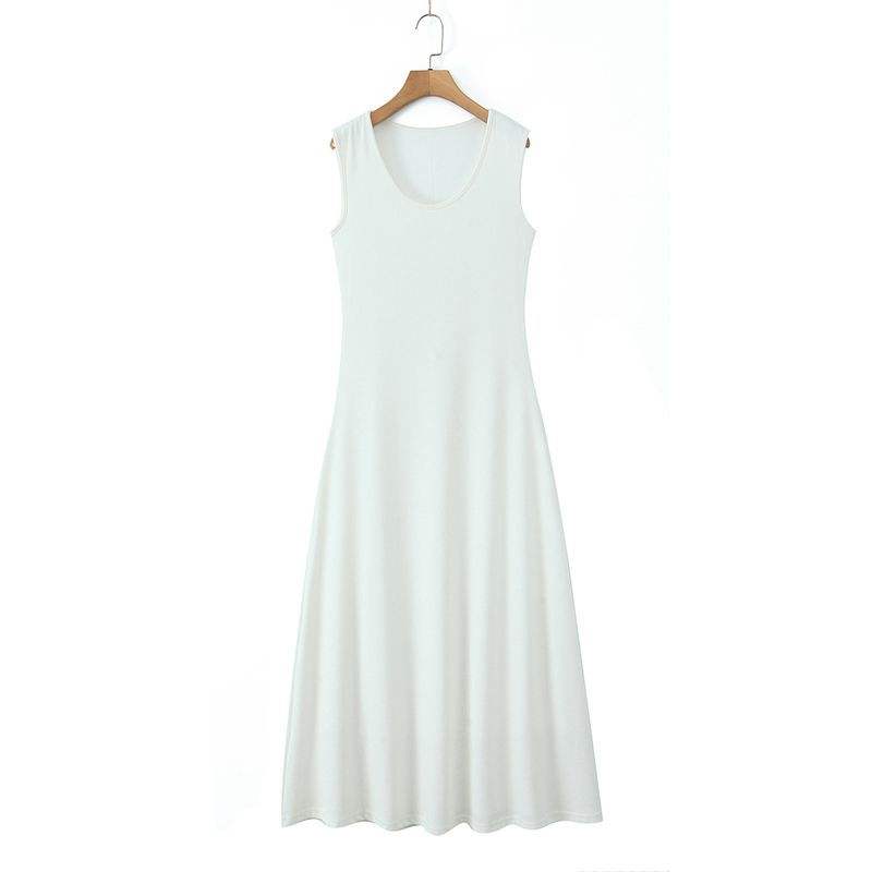 ชุดเดรสสีขาวเมฆ