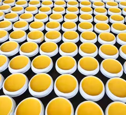 Jaune