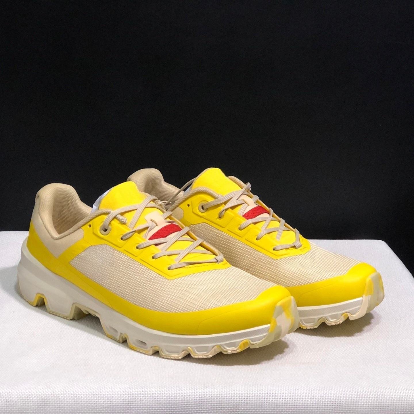 สีเหลือง