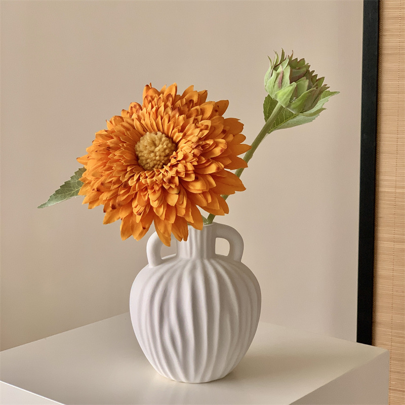 Double-eared ceramic vase with Teddy sunflower design