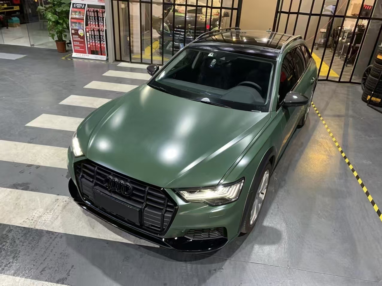 PET Audi Hell Gree