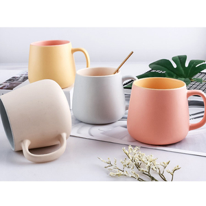 แก้วกาแฟเซรามิกสำหรับผู้หญิงถ้วยนมเคลือบมาการองสองสีพิมพ์ลายกาแฟนอร์ดิกโลโก้ออกแบบได้ตามต้องการ - Product Image 2