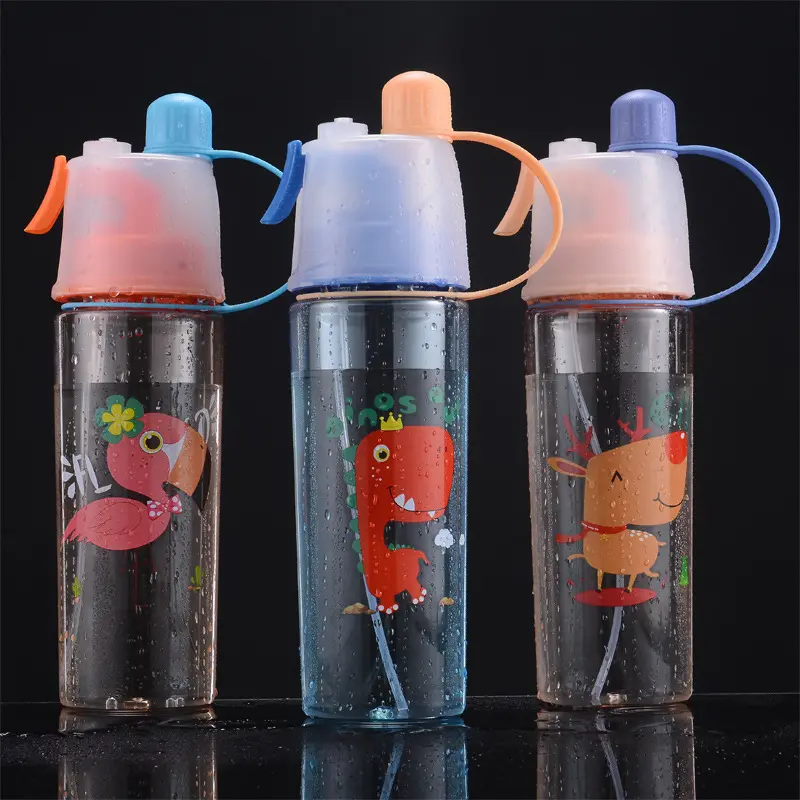 Desenhos animados bonitos 600ml crianças leakproof spray drinking cup bpa free travel kids plastic water bottle com spray mist/straw
