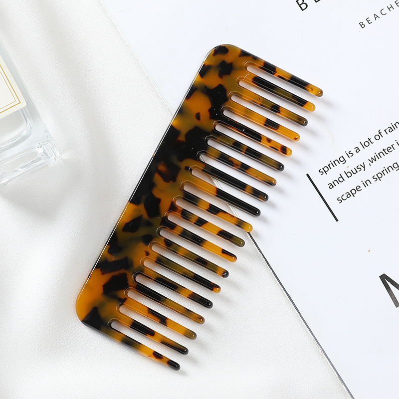 brown color acetic acid hair comb