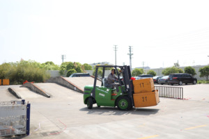 3吨电动叉车价格抗衡4轮叉车贸易商 - Product Image 4