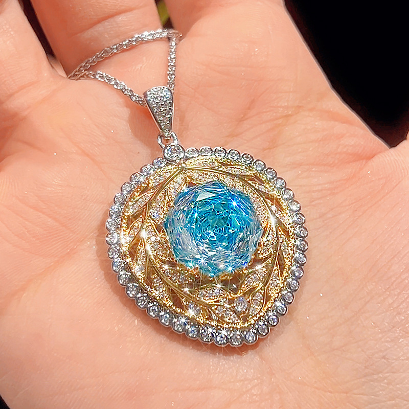 Navy blue pendant with Chopin chain