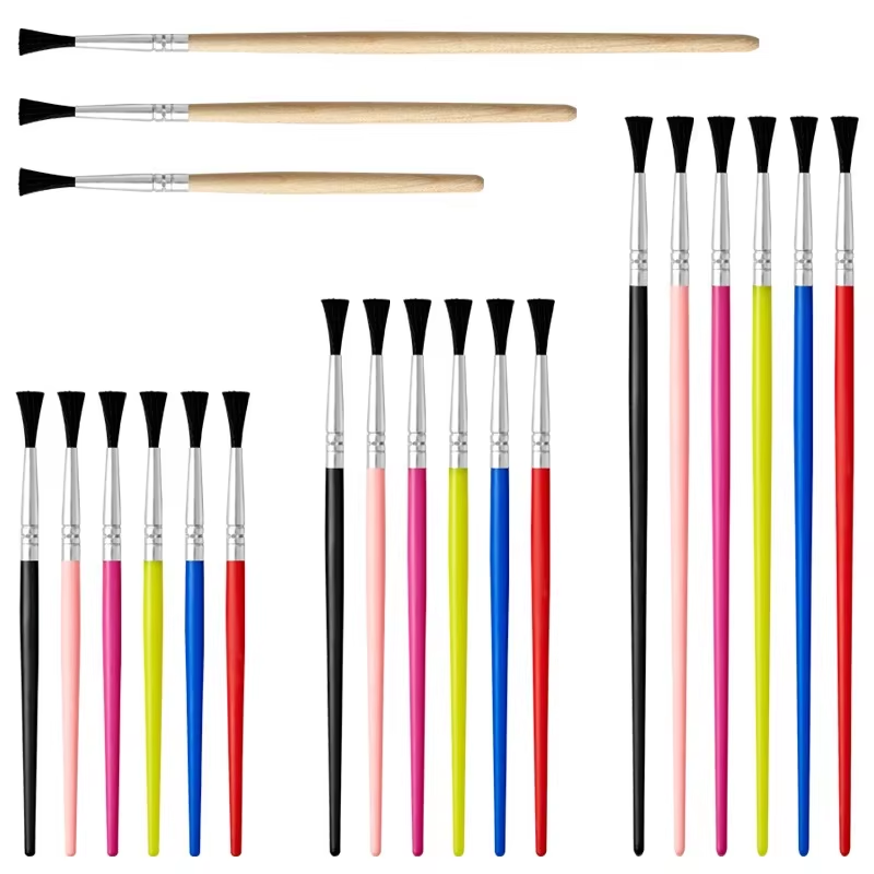 Etb00/Colored Handle Brushes