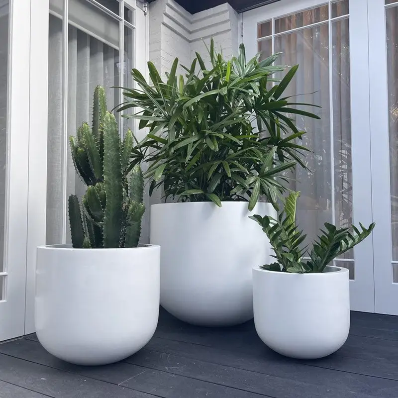 Outdoor White Durable Light Weight Fiberglass Flower Pots Large Customized Round Industrial Plant Pots Modern Design Big Trees