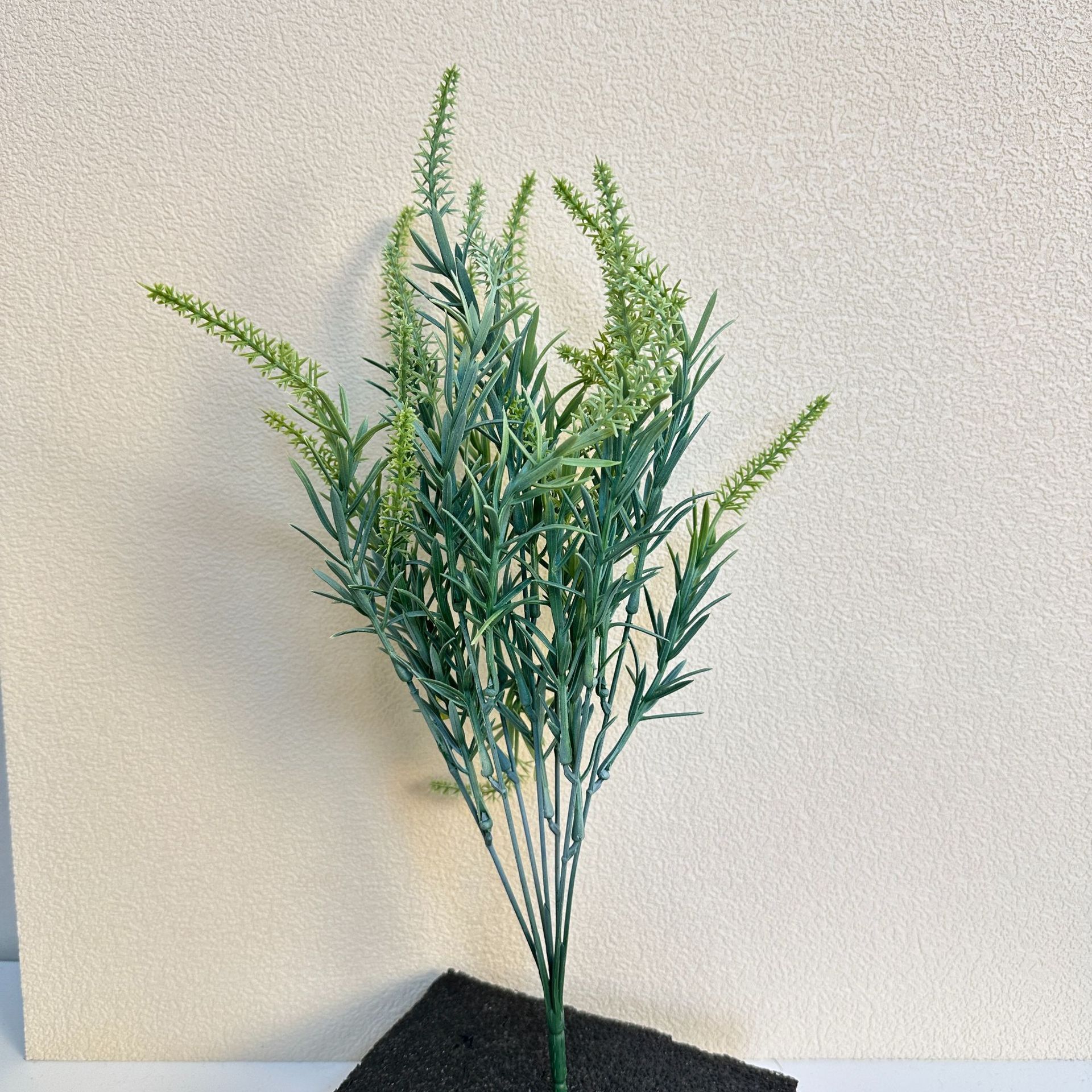 35cm Plastic Water Grass (Frost White)