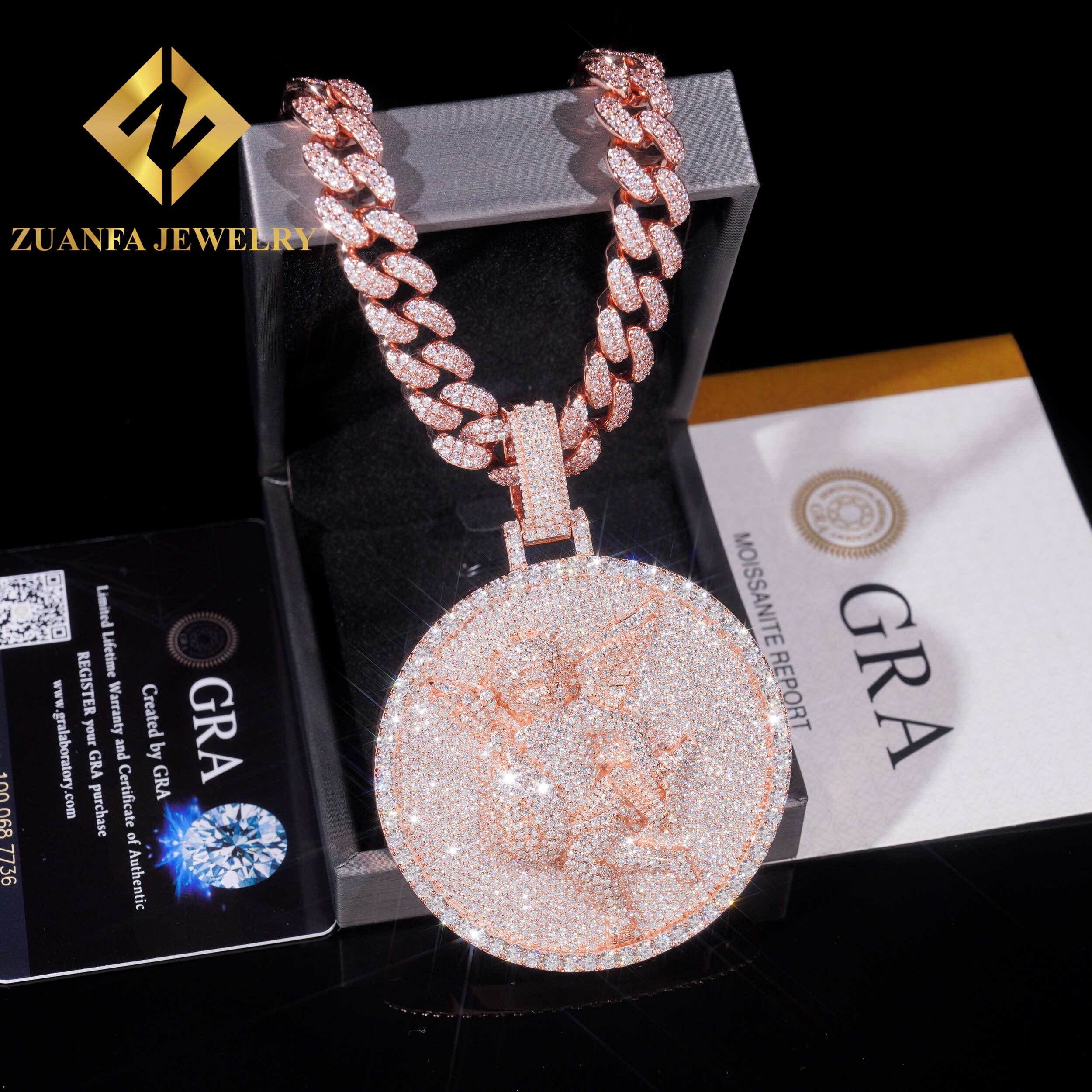 Oro rosa: 2,5 pulgadas de alto.