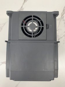 Unidad de bomba solar monofásica de entrada y salida de 2,2 kW, 450V CC, VFD de entrada, frecuencia variable con 99% MPPT y certificado CE