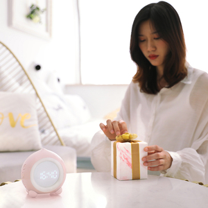 Hot Cute Peach Shape RGB LED Tisch Wecker mit Sound Control für Nachtlicht Dazzle Color Count Down Timer - Product Image 2