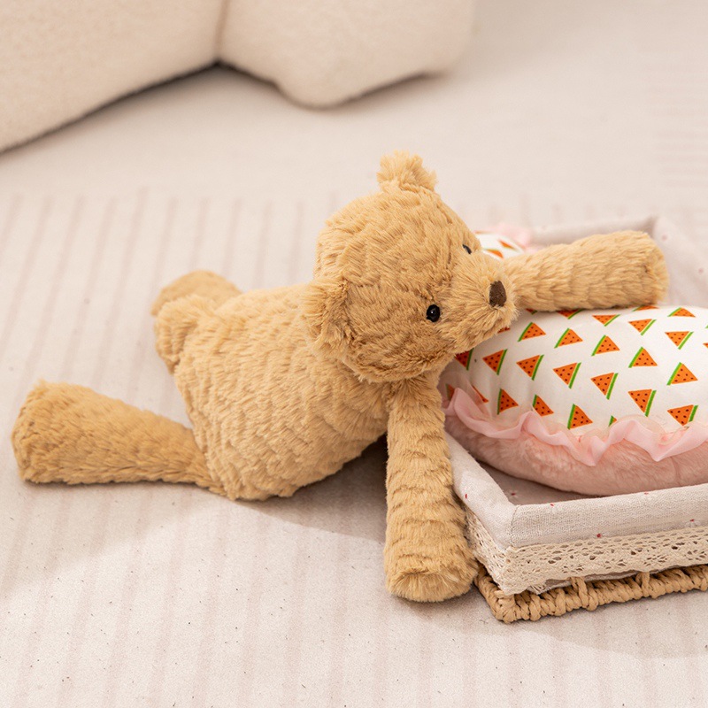 Petit ours couché