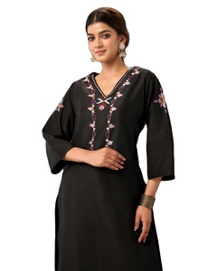 新款最新批发设计师Kurtis丝绸钱德里刺绣手工设计前颈设计师kurti - Product Image 1