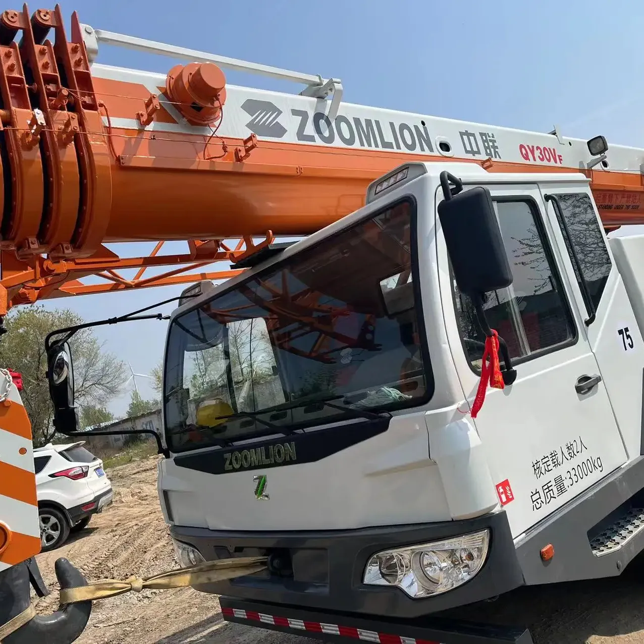 Zoomlion 30Ton guindastes de esteira montados em caminhão hidráulico Venda quente com bom estado e preços baixos localização em Xangai