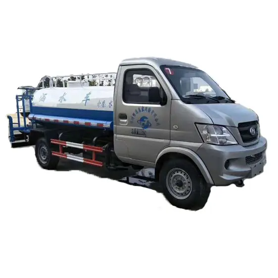 Camión de agua usado de 4x2, camión de 2000 litros, de acero al carbono, minitanque de agua de 4 ruedas