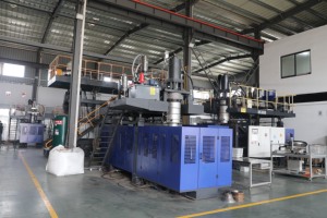 เครื่องเป่าขึ้นรูปพลาสติก Jerry CAN แบบ25L 20L เครื่องทำแม่พิมพ์ขึ้นรูปขวด HDPE - Product Image 2