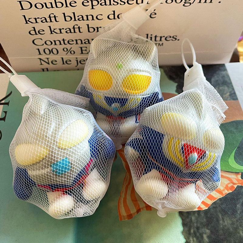 Figuras variadas de Ultraman de 8 cm - Empaque en bolsa de malla.