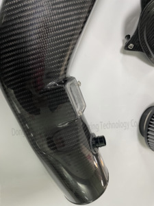 M2用BMWN55用のカスタマイズされた耐食性100% ドライカーボン繊維材料エアインテークシステムの製造
