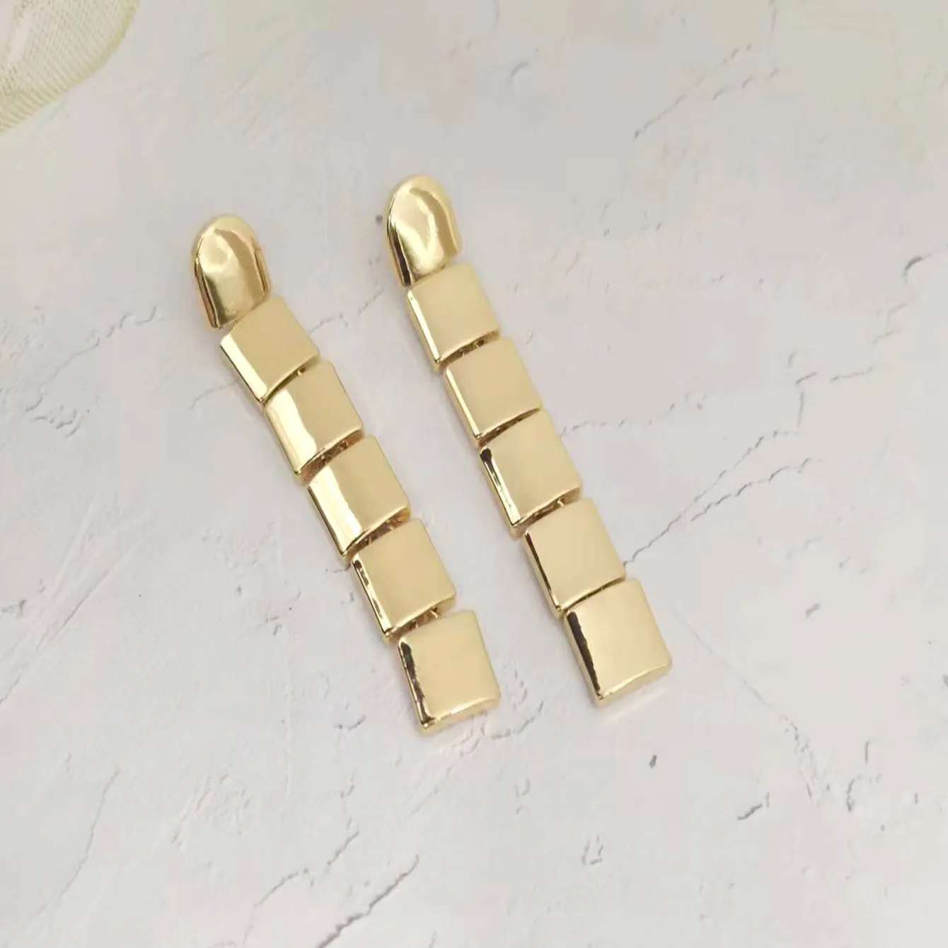 AS Spot nuovi orecchini pendenti lunghi quadrati a 5 strati con placcatura in lega di zinco per orecchini da donna di alta qualità