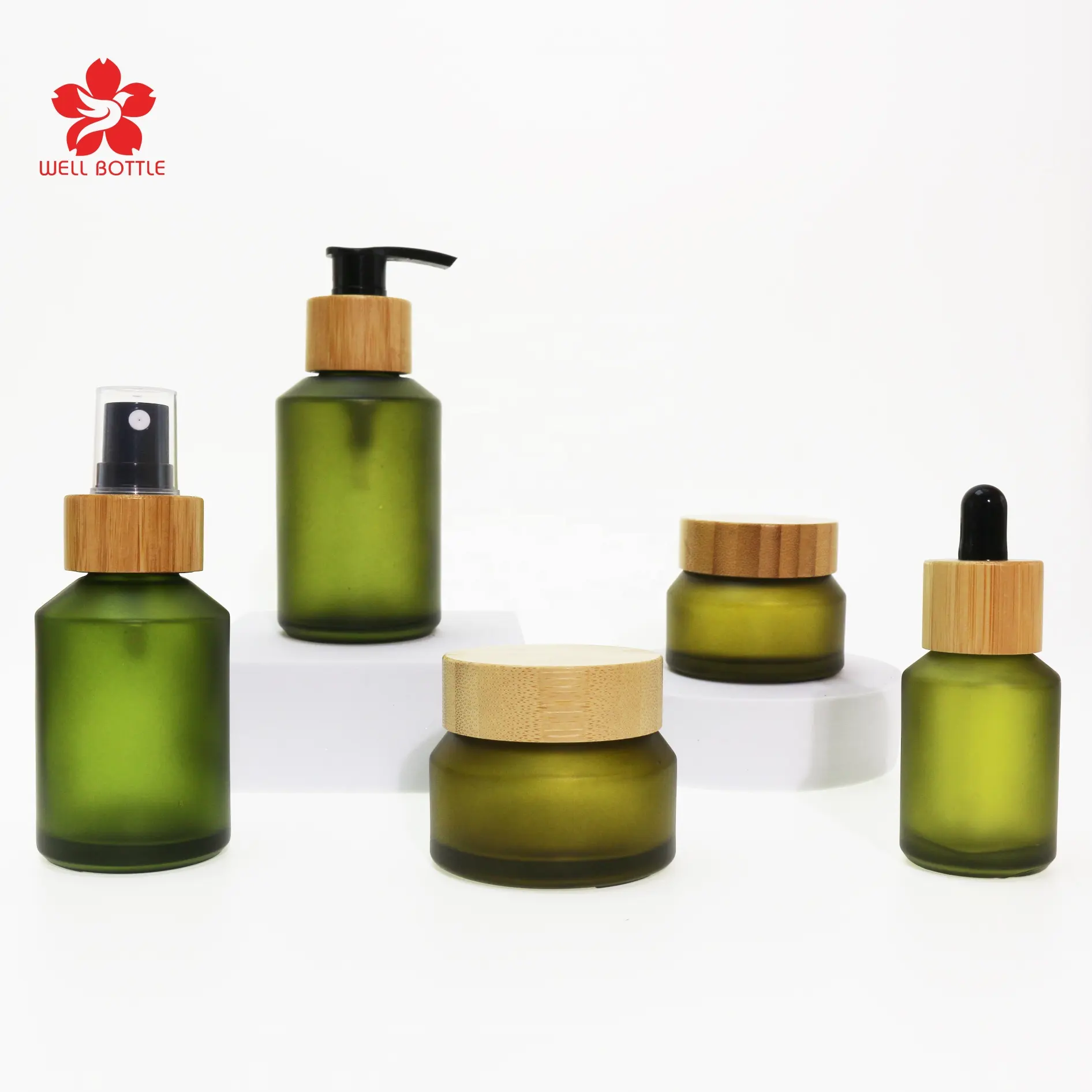 Set di cosmetici di bambù di lusso per la cura della pelle di vetro verde smerigliato pompa lozione olio bottiglia GB-555B