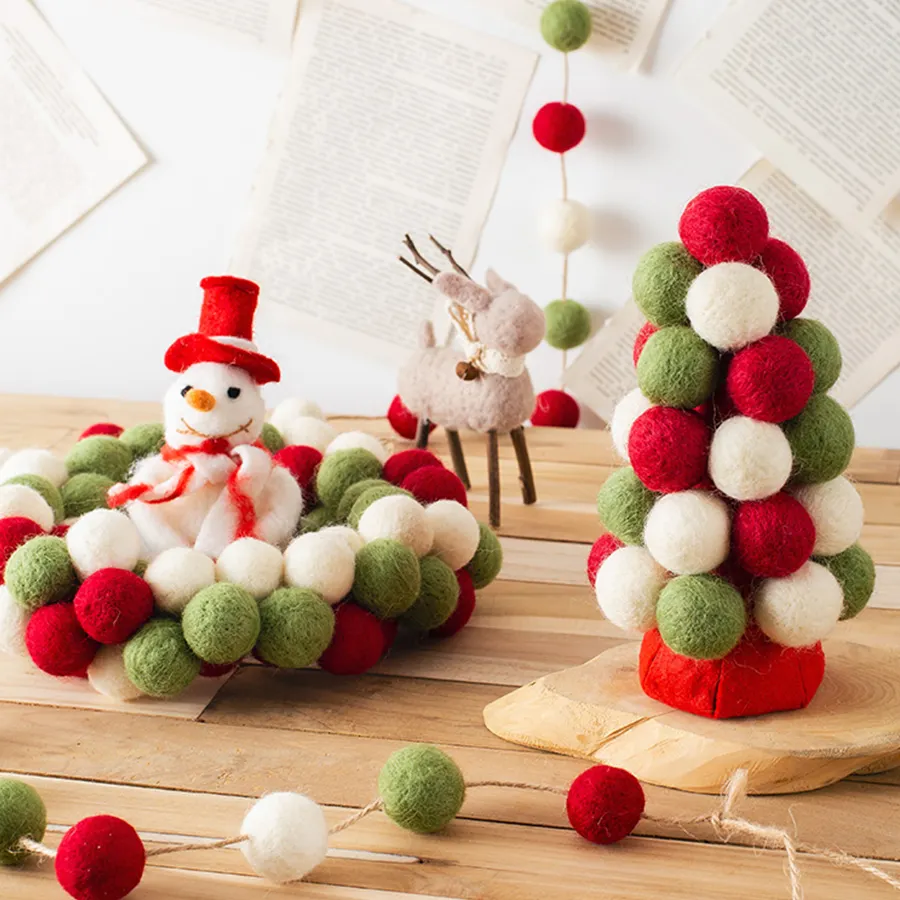 Merry christmas tree decoration 100% wool balls