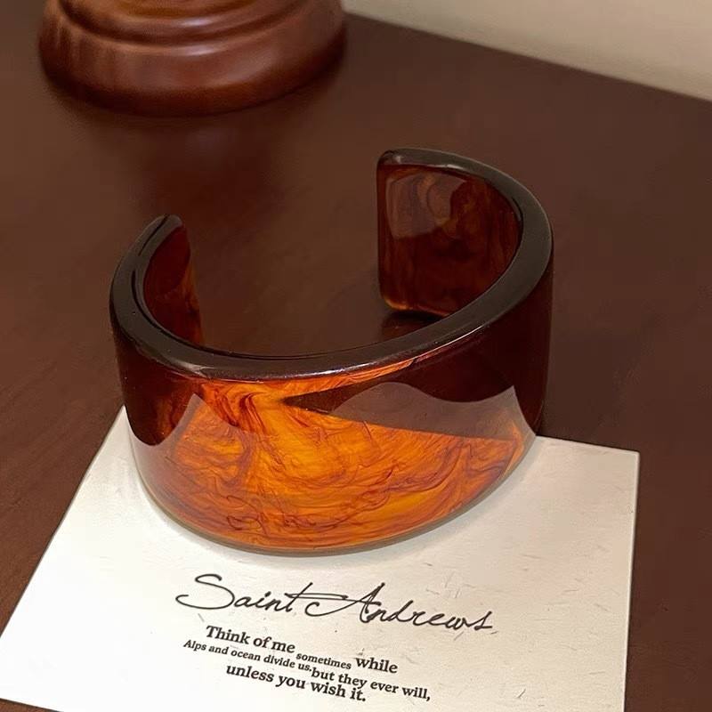 ข้อมือ-อำพัน