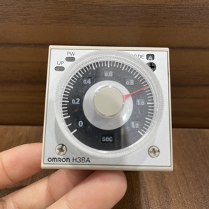 H3BA-N DC24V 11-Pin DPDT analogico a stato solido con 5A 250V carico di resistenza AC IP40 uso industriale uscita limitata nel tempo - Product Image 4