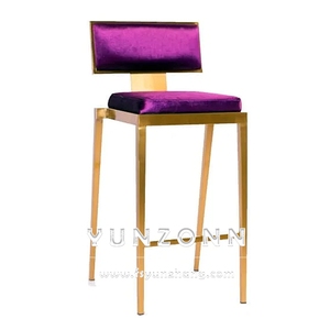 Manhattan Bar phân nhung màu be với bọc chân kim loại vàng và tựa lưng vải cho khách sạn - Product Image 4