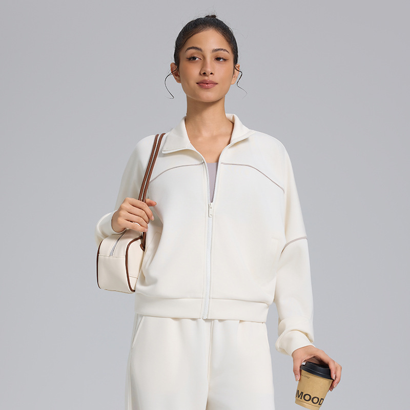 Beige (in alto)