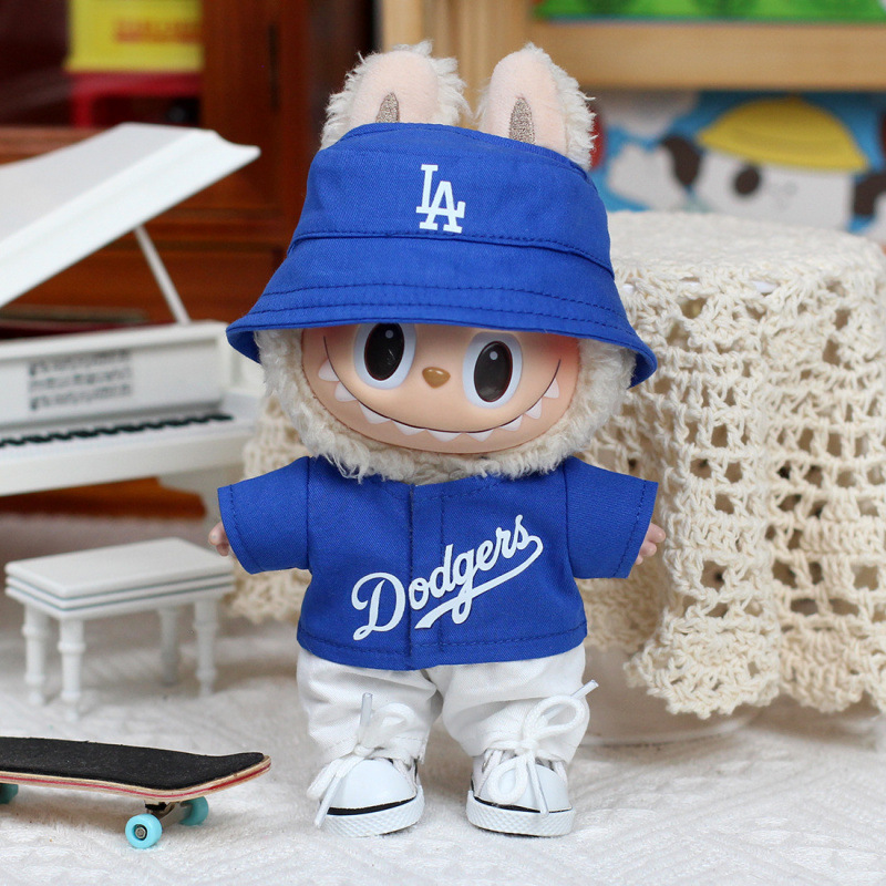 Famille Baseball (chemise bleue, chapeau de pêcheur et pantalon)