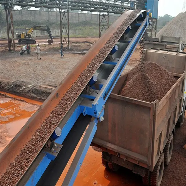 Conveyor belt made of polyester fabric