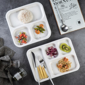 中国潮州工厂<span class=keywords><strong>12</strong></span>英寸白色长方形瓷器食品托盘4格分隔水果零食沙拉菜盘