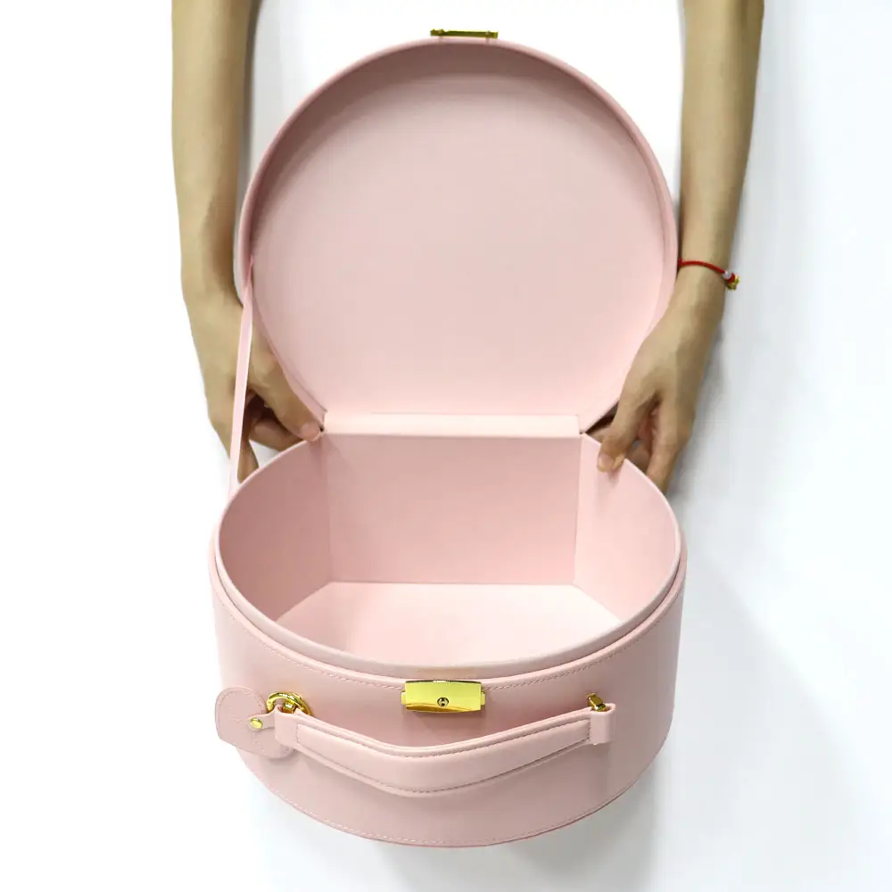 Carton de luxe personnalisé classique boîte d'emballage cadeau de valise en cuir artificiel pour vêtements bijoux cosmétiques
