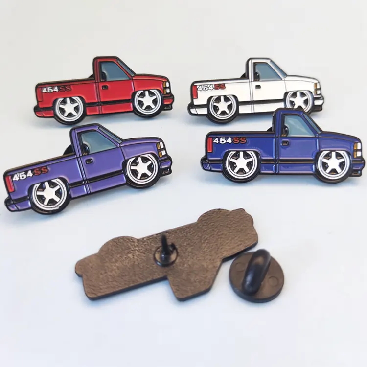 Badges de voiture personnalisés en métal, logo personnalisé, épingles de revers en émail doux