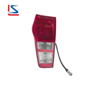 LED oto kuyruk lambası ISUZU PICKUP için D-MAX 2016 R 8-98222281-2 L 8-98222282-2 ışık aksesuarları