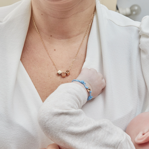 Jietao tùy chỉnh gia đình Vòng cổ nhiều con xúc xắc hạt Charms Vòng cổ tinh tế đồ trang sức ban đầu khắc có ý nghĩa Vòng cổ cho mẹ - Product Image 1