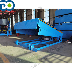 Factory Stock <strong>Container</strong> <strong>Loading</strong> <strong>and</strong> <strong>Unloading</strong> Fixed Platform Boarding Bridge Logistics Special Forklift Boarding Bridge