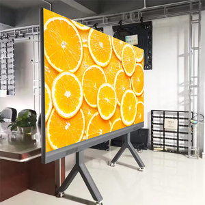 Las pantallas LED de interior grandes P1.8, P2 y P2.5 están disponibles para instalación fija o fácil desmontaje - Product Image 3