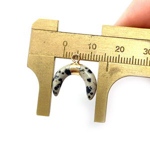 2025 yeni doğal mavi turkuaz yeşim ay şekli kolye 16x16mm tek delik sevimli stil DIY kolye aksesuarları çocuk