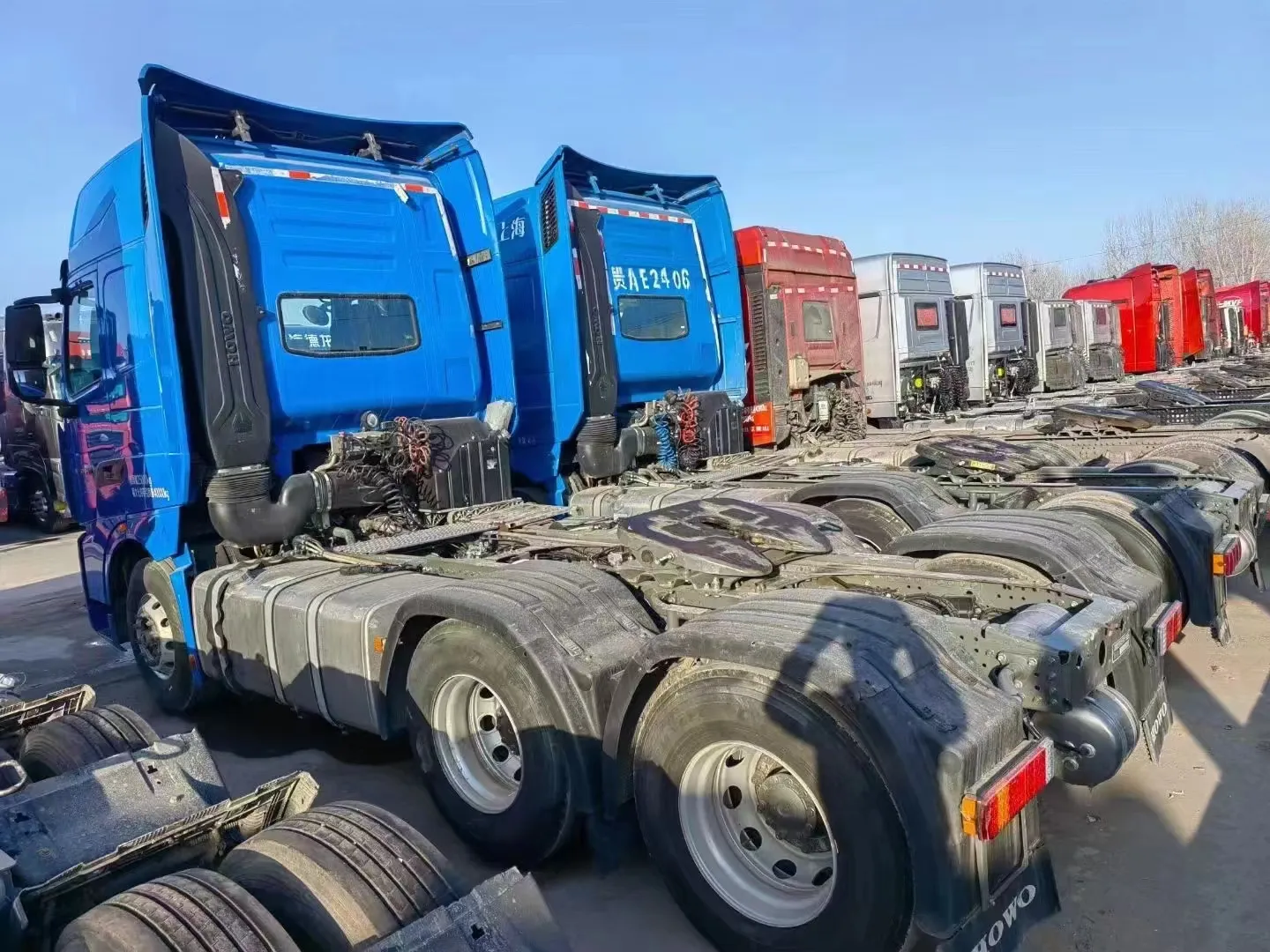 Xe tải chở hàng 400 10 xe tải hạng nặng máy kéo xe tải Euro 6 sinotruck HOWO