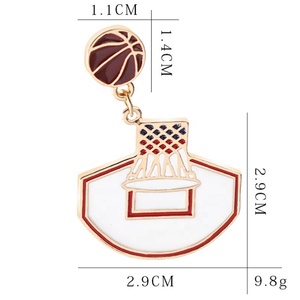 Sáng Tạo Bóng Rổ Mini Huy Hiệu Không Có Khuôn Phí Cổ Chân Tùy Chỉnh Hot Bán Kim Loại Mềm Men Pin - Product Image 6
