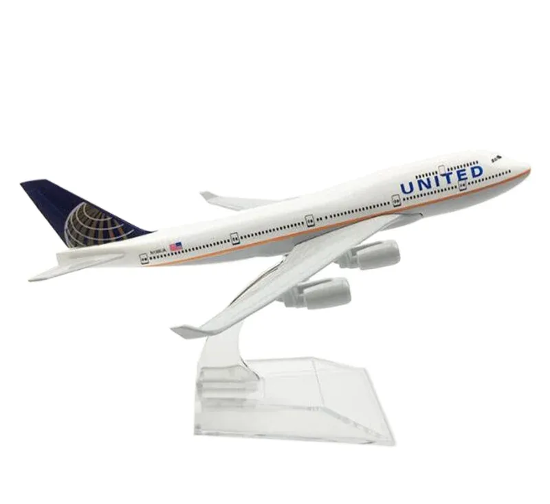United B747